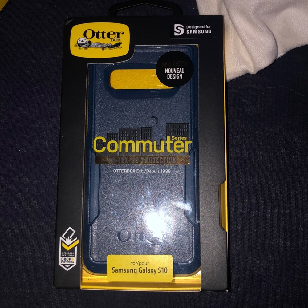 Samsung Galaxy S10 otter box commuter